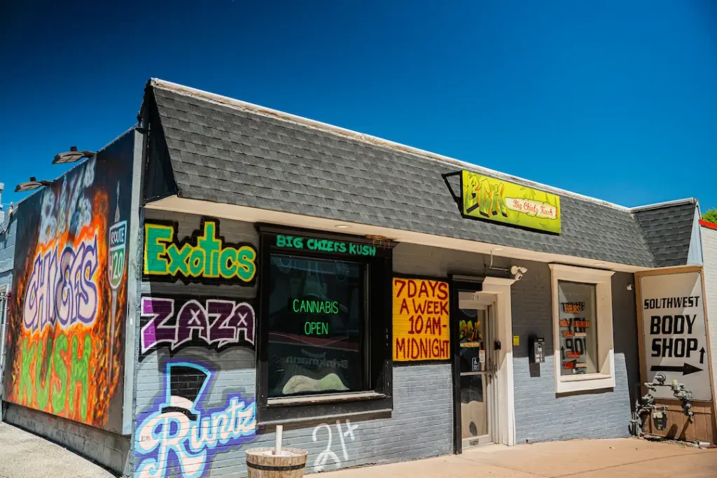 Big Chiefs Kush - Waldo Store Side Front